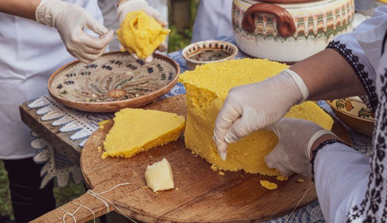 10 typisch Roemeense gerechten, van soep en worst tot snacks en gebak