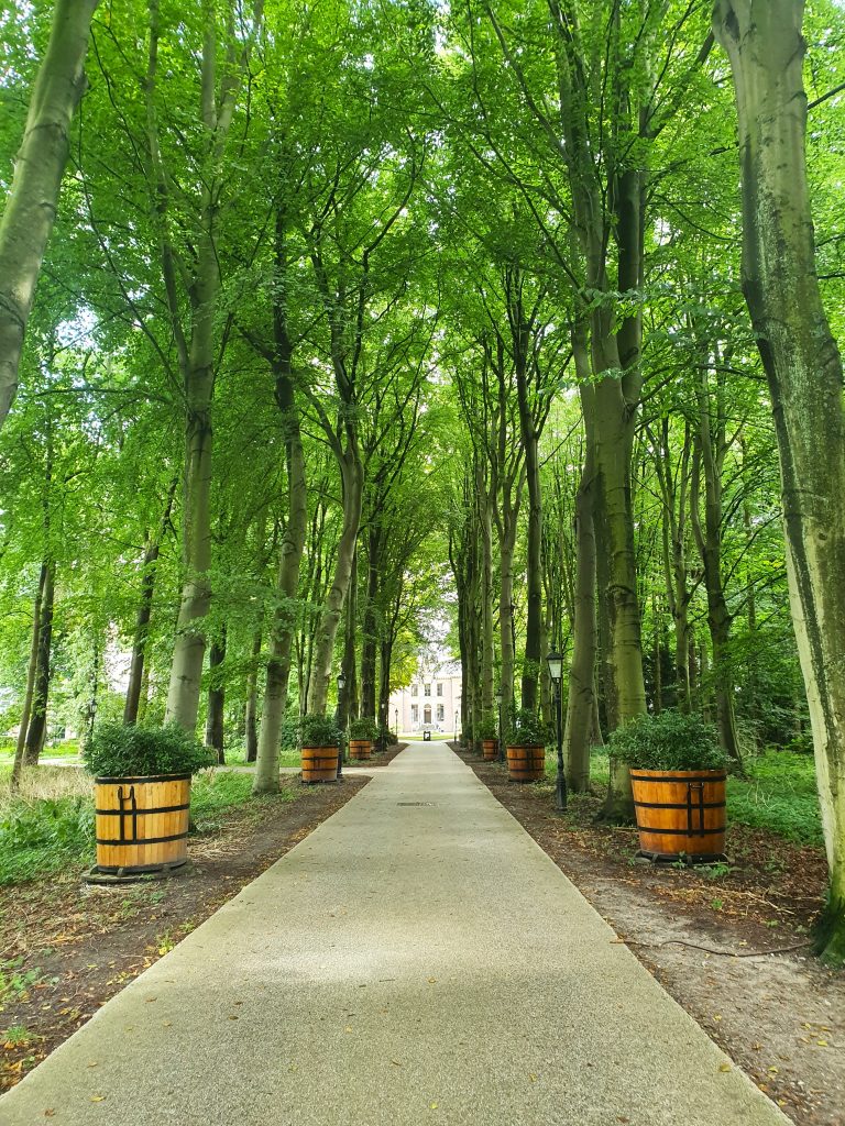 Parkeren kasteel Oud poelgeest