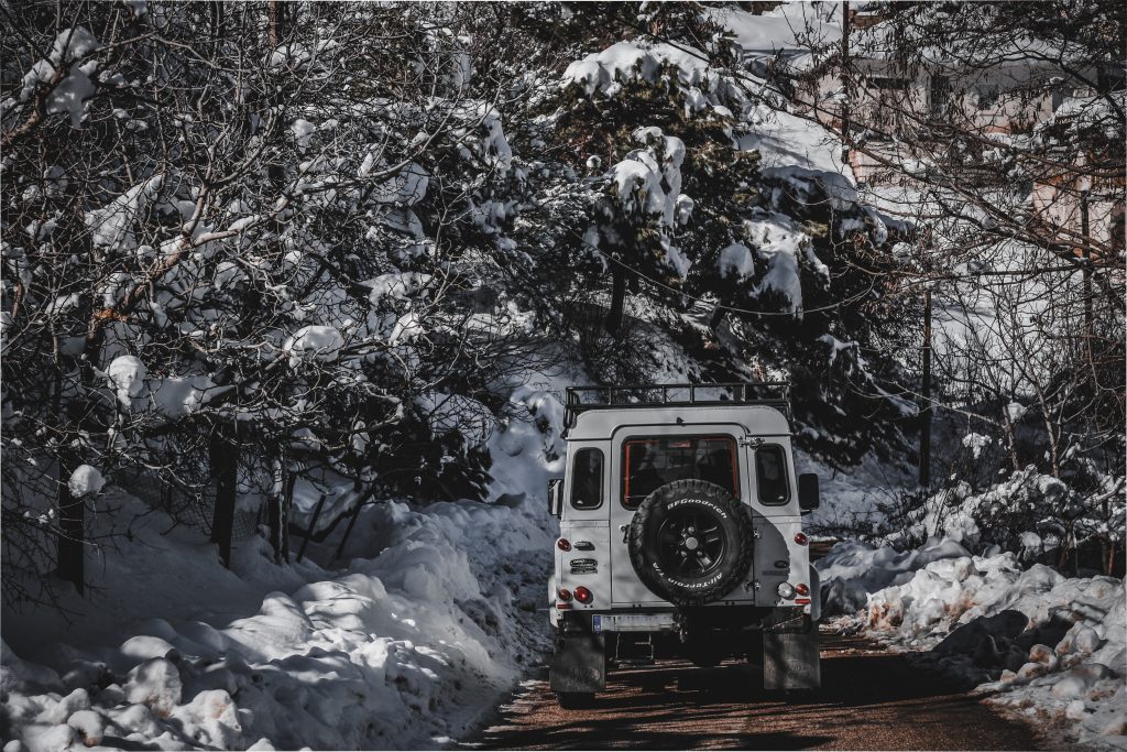 Met de auto op wintervakantie in de bergen